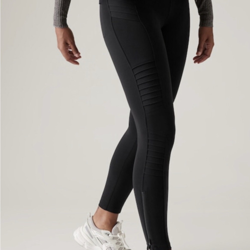 Athleta Black Stash Pocket Moto Tights Powervita Leggings Size S 0086
